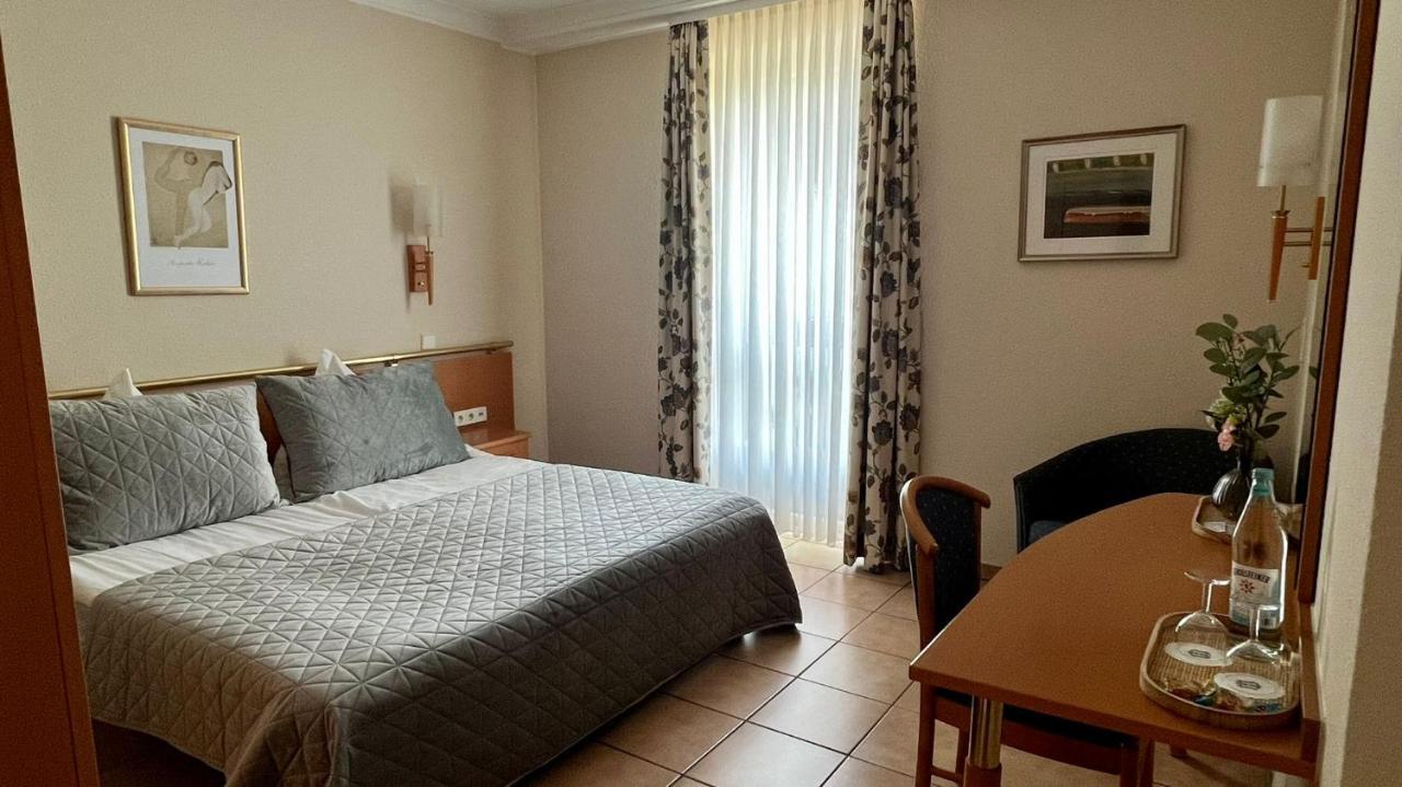 דינסלאקן Hotel Victoria מראה חיצוני תמונה