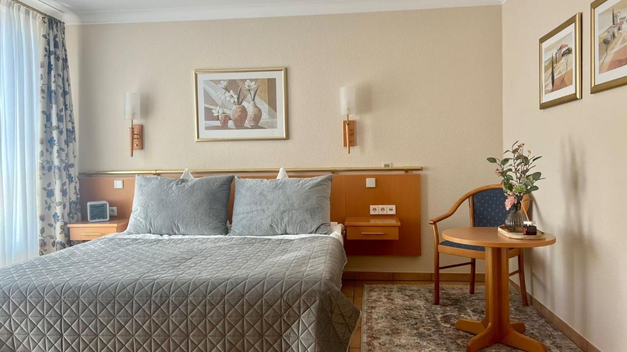 דינסלאקן Hotel Victoria מראה חיצוני תמונה