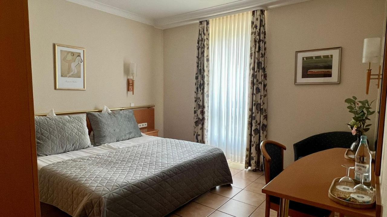 דינסלאקן Hotel Victoria מראה חיצוני תמונה