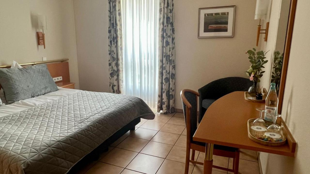 דינסלאקן Hotel Victoria מראה חיצוני תמונה