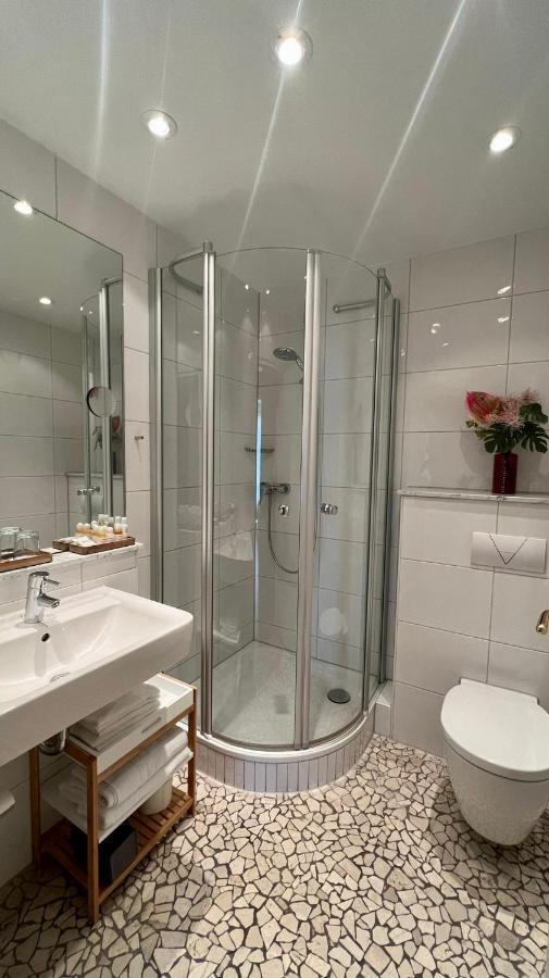 דינסלאקן Hotel Victoria מראה חיצוני תמונה