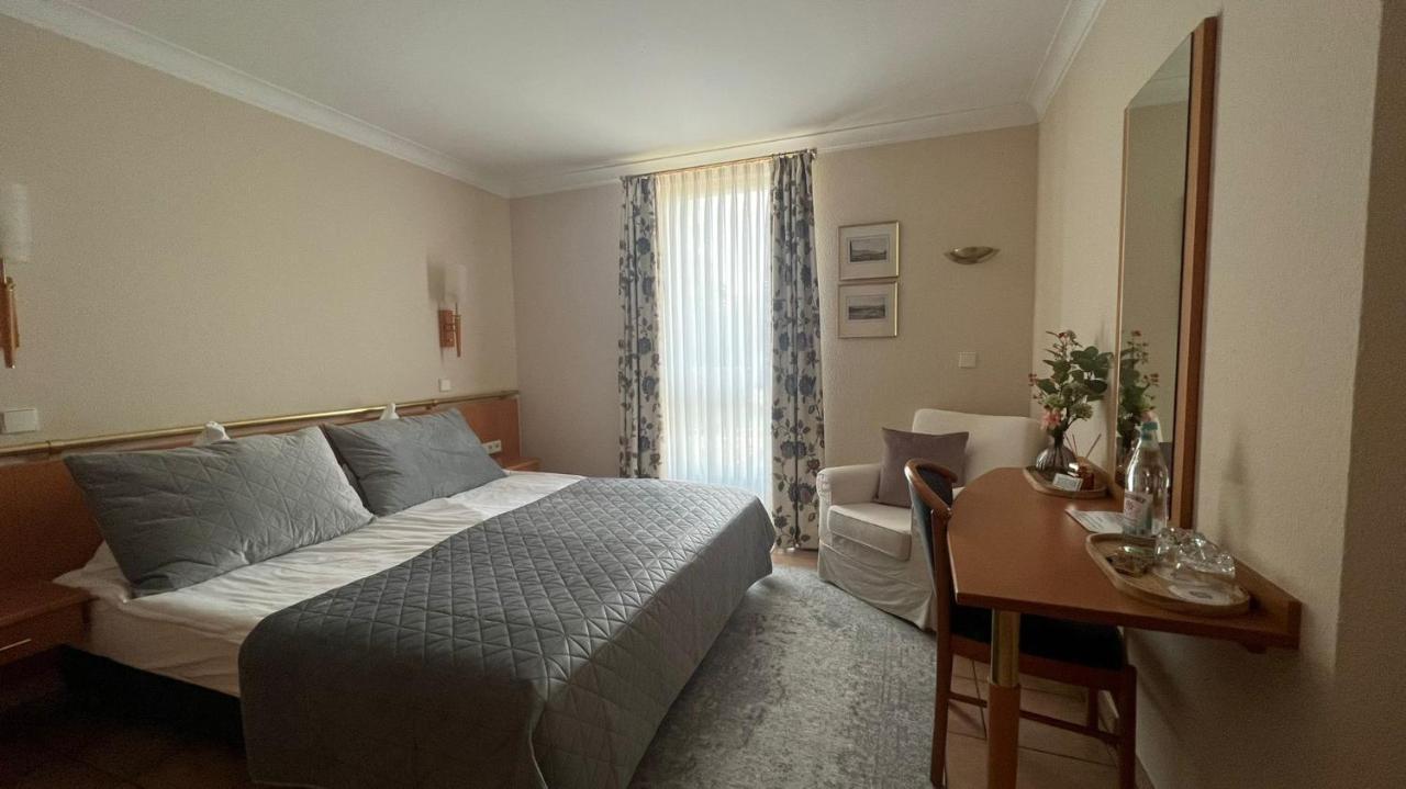 דינסלאקן Hotel Victoria מראה חיצוני תמונה