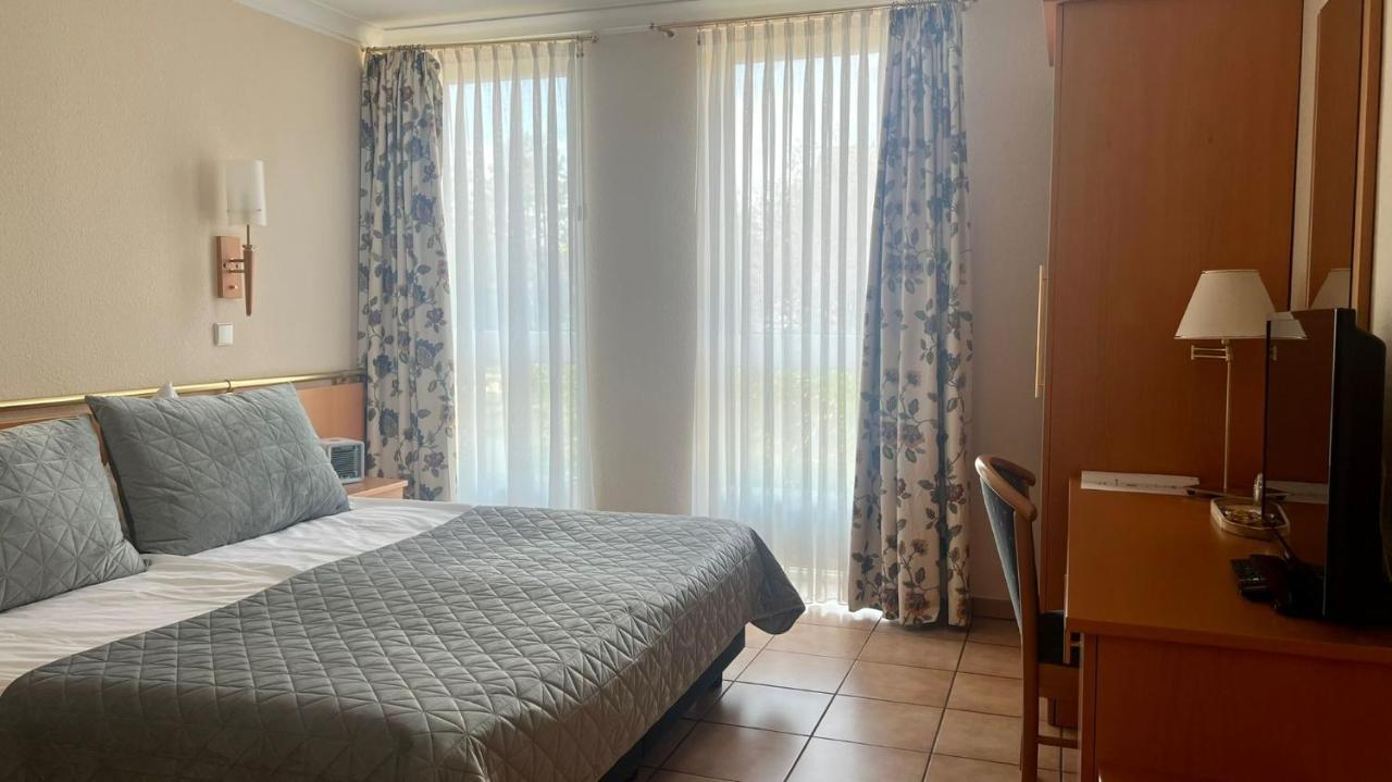 דינסלאקן Hotel Victoria מראה חיצוני תמונה