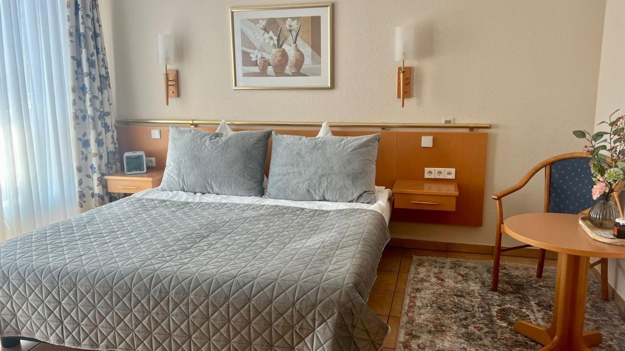 דינסלאקן Hotel Victoria מראה חיצוני תמונה