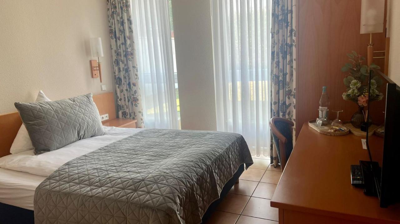 דינסלאקן Hotel Victoria מראה חיצוני תמונה