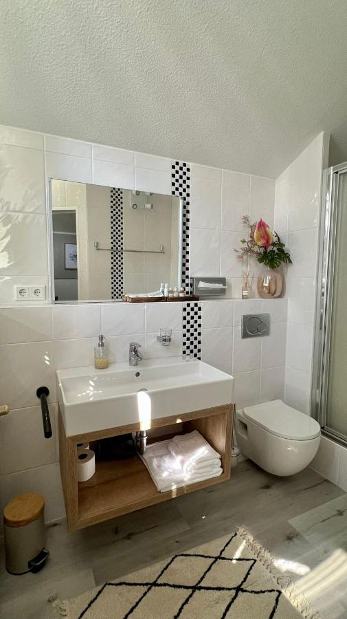 דינסלאקן Hotel Victoria מראה חיצוני תמונה