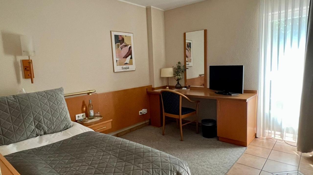 דינסלאקן Hotel Victoria מראה חיצוני תמונה