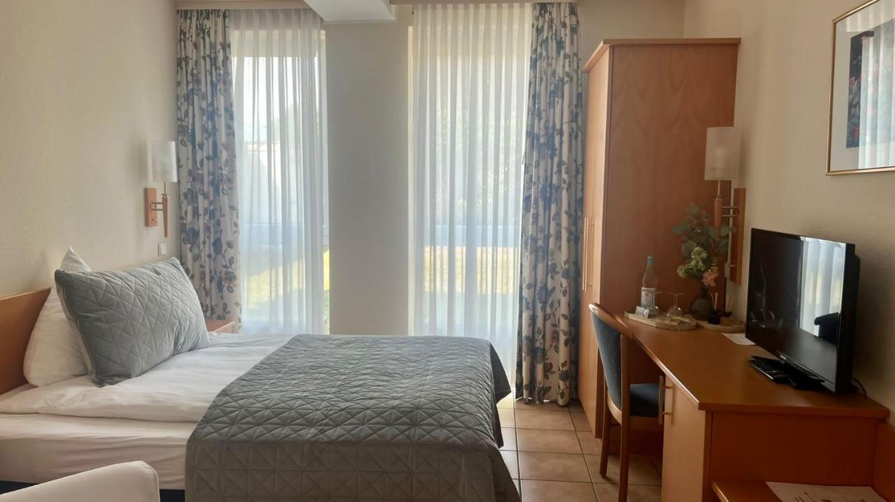 דינסלאקן Hotel Victoria מראה חיצוני תמונה