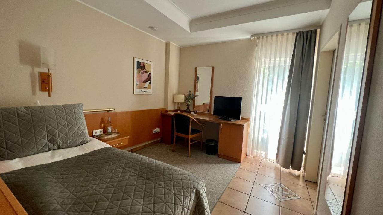דינסלאקן Hotel Victoria מראה חיצוני תמונה