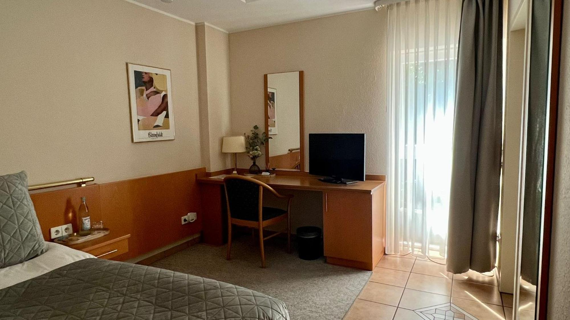דינסלאקן Hotel Victoria מראה חיצוני תמונה