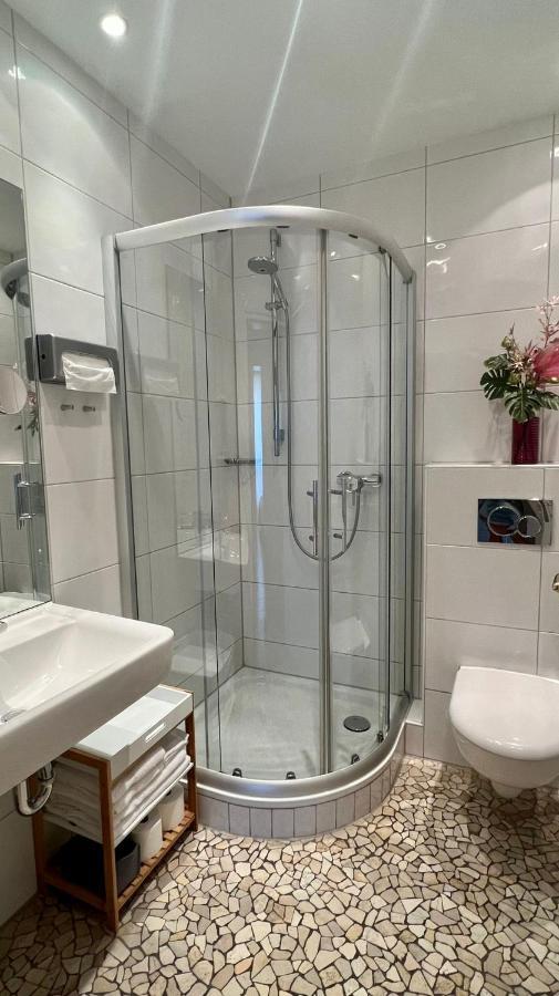 דינסלאקן Hotel Victoria מראה חיצוני תמונה