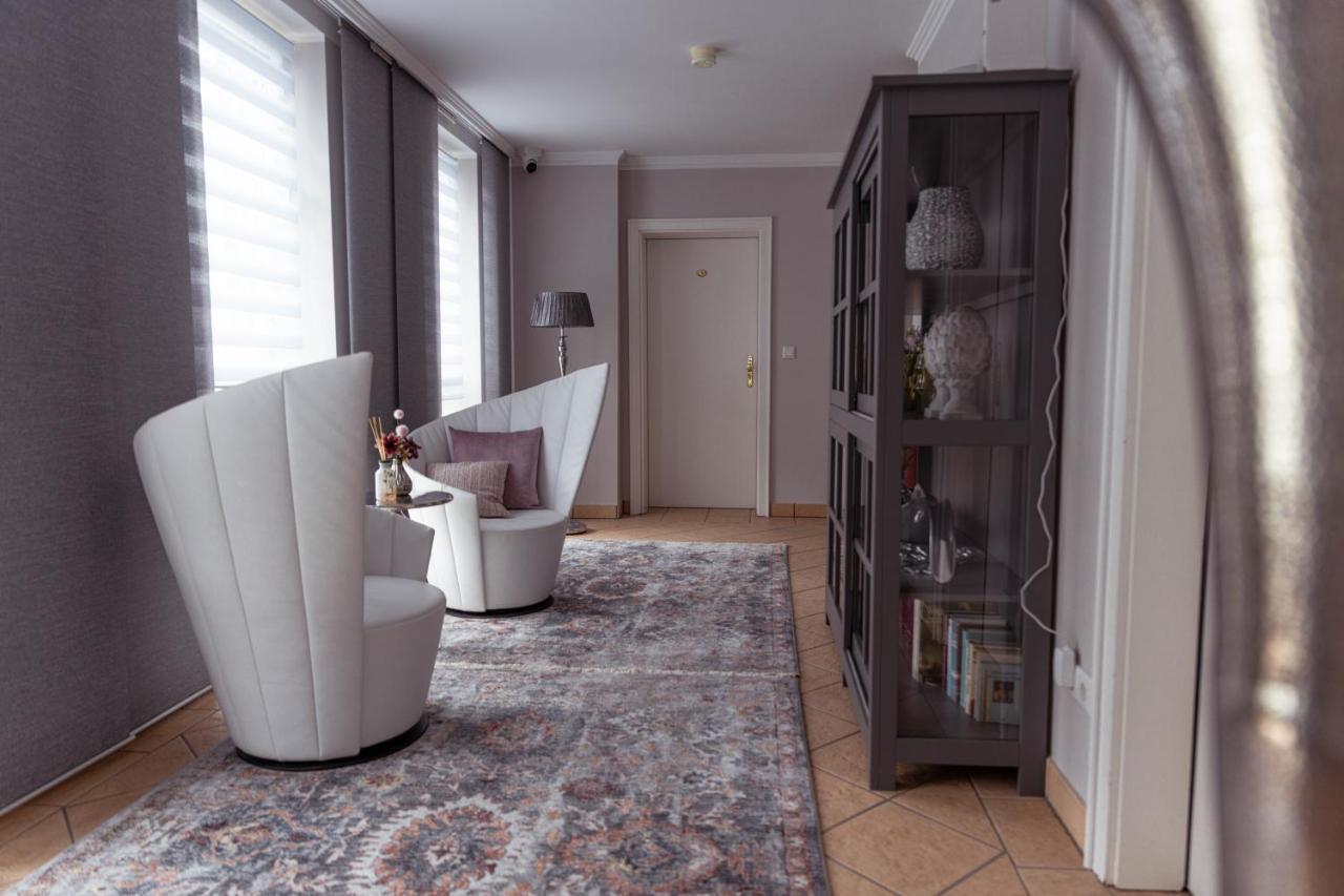 דינסלאקן Hotel Victoria מראה חיצוני תמונה